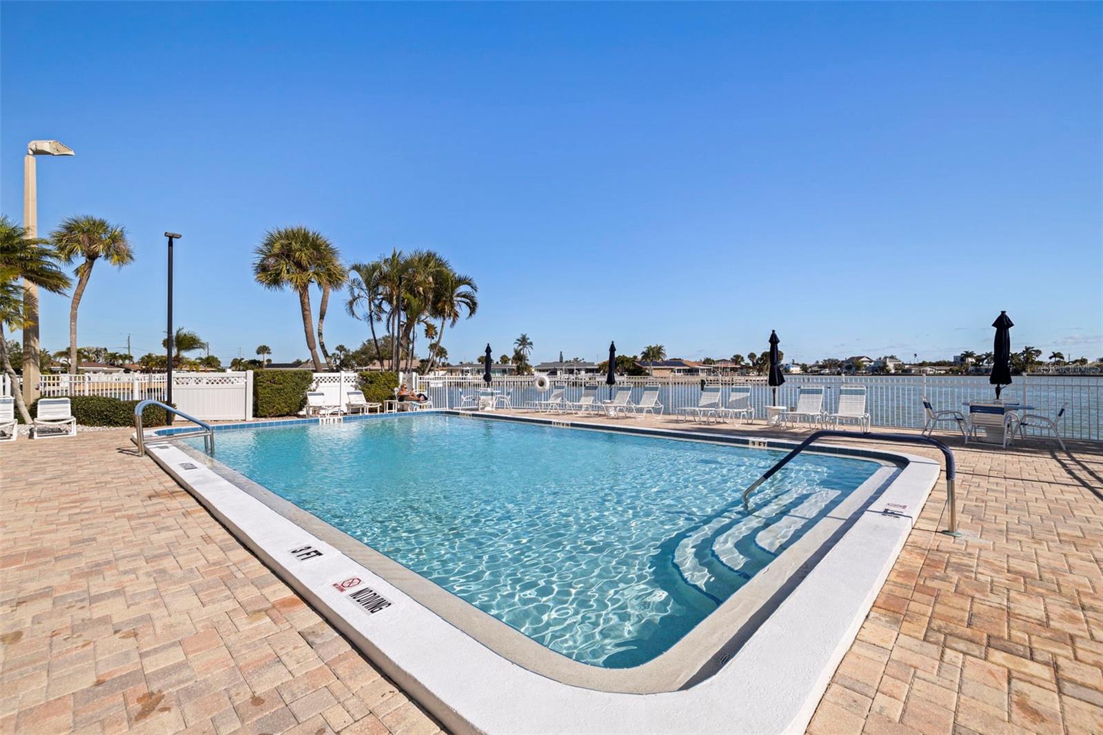 THREE PALMS POINTE CONDO - Residential