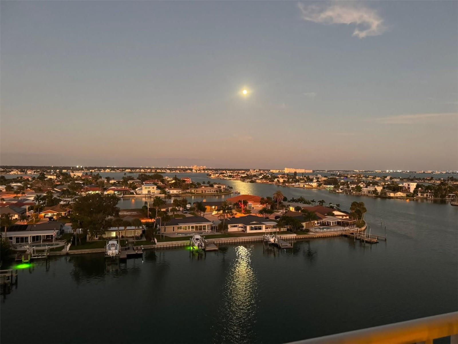 THREE PALMS POINTE CONDO - Residential