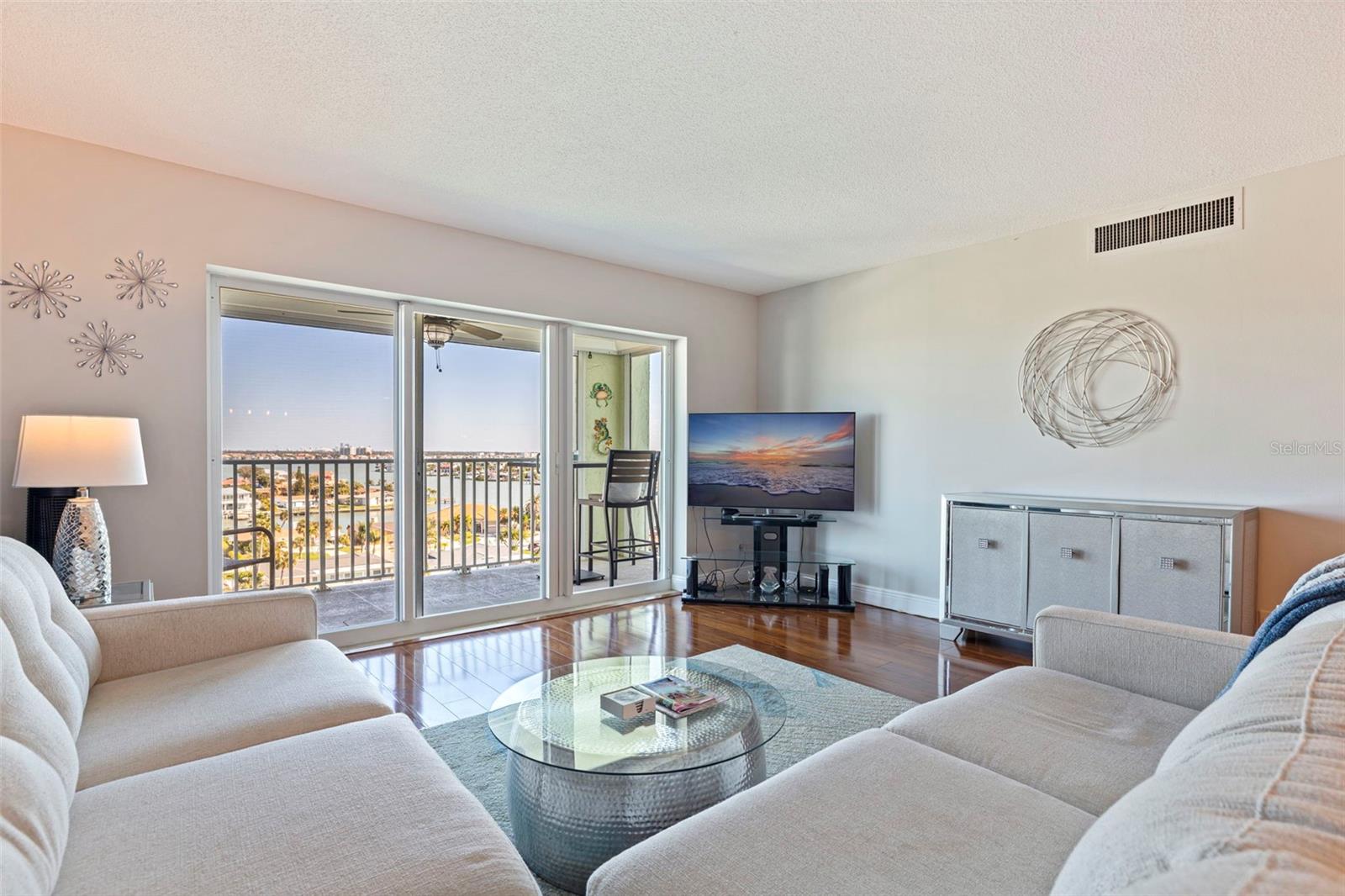 THREE PALMS POINTE CONDO - Residential