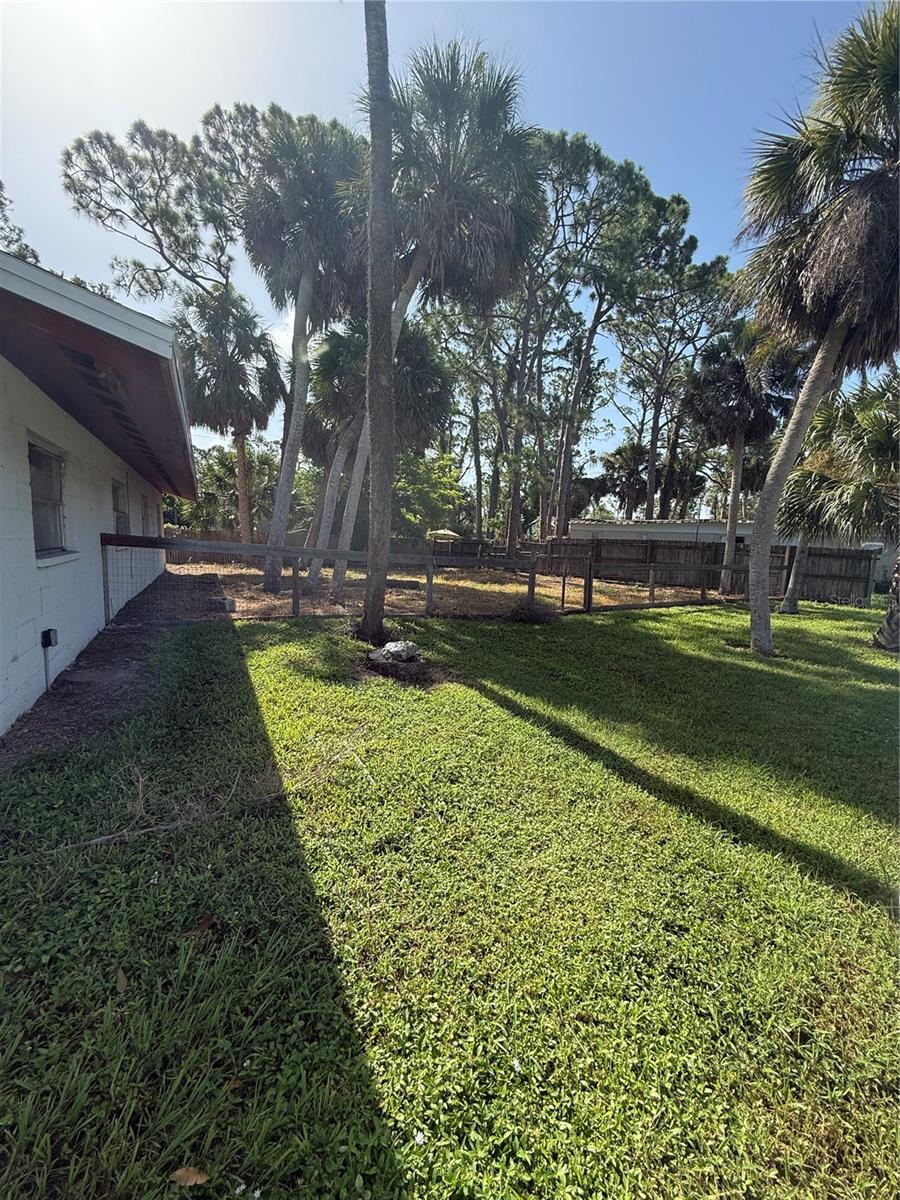 NOKOMIS MANOR NATURES PARK - Residential