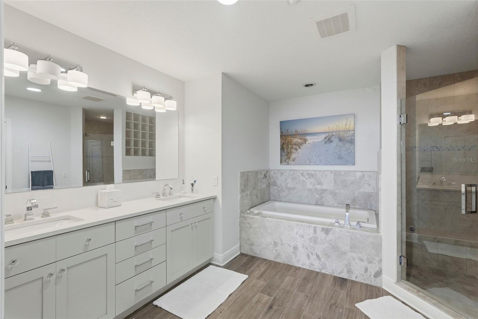 LAS PALMAS CONDO - Residential