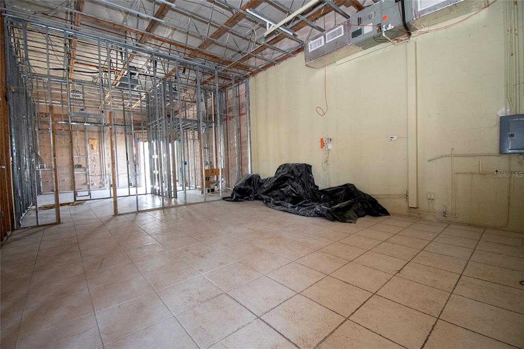 SANDHILL GARDEN PARK COMMER - Commercial Lease