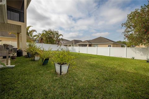 A home in ELLENTON