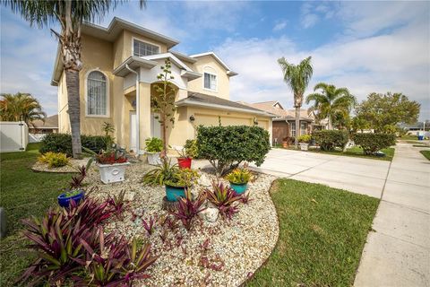 A home in ELLENTON