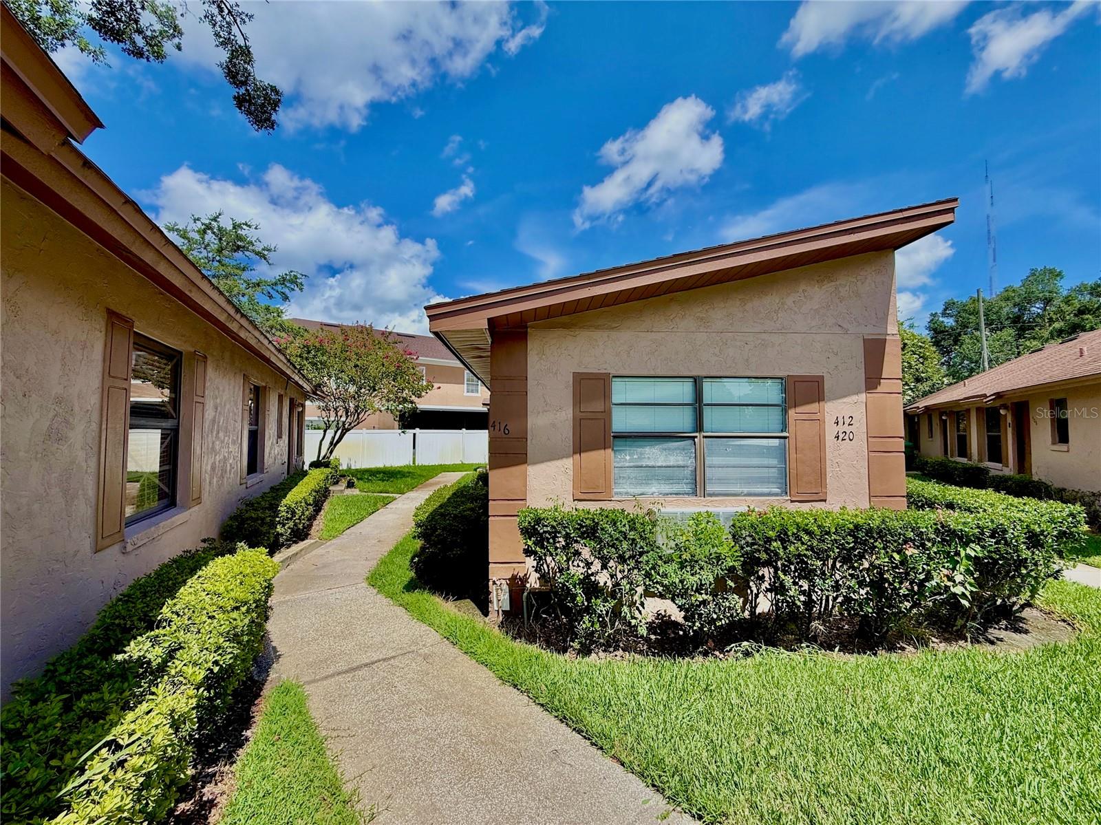 TOWNHOMES WINTER GARDEN - Residential