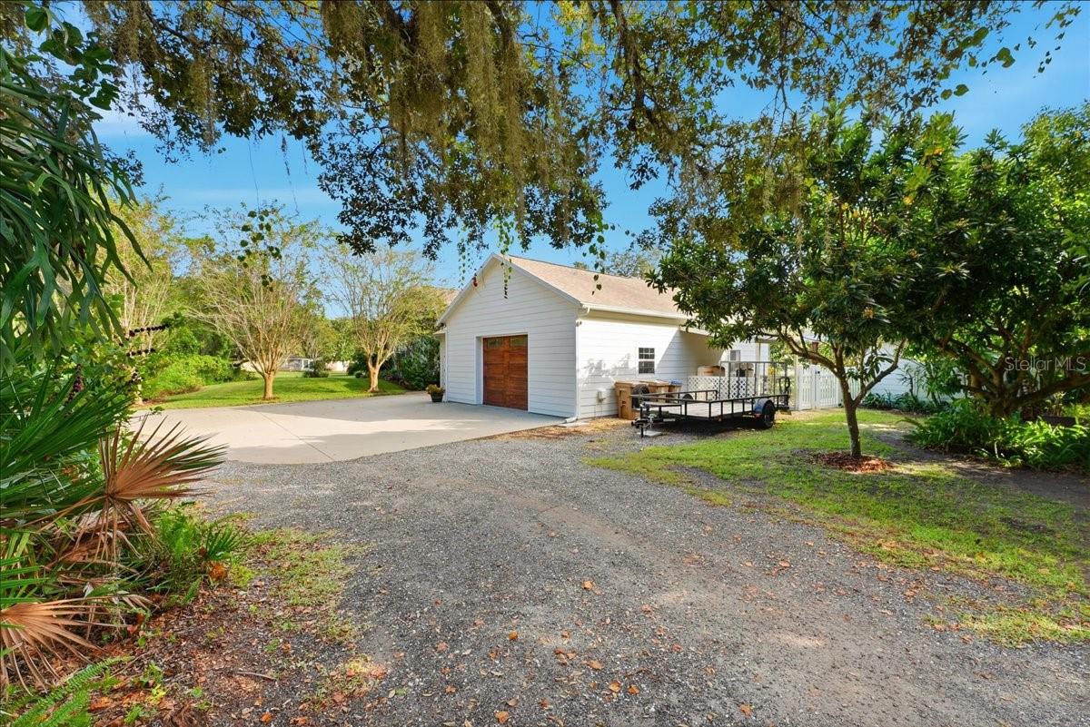 RUNNYMEDE OAKS UNREC - Residential