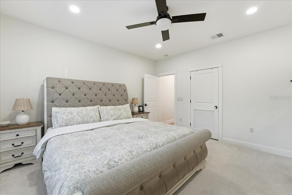 RUNNYMEDE OAKS UNREC - Residential