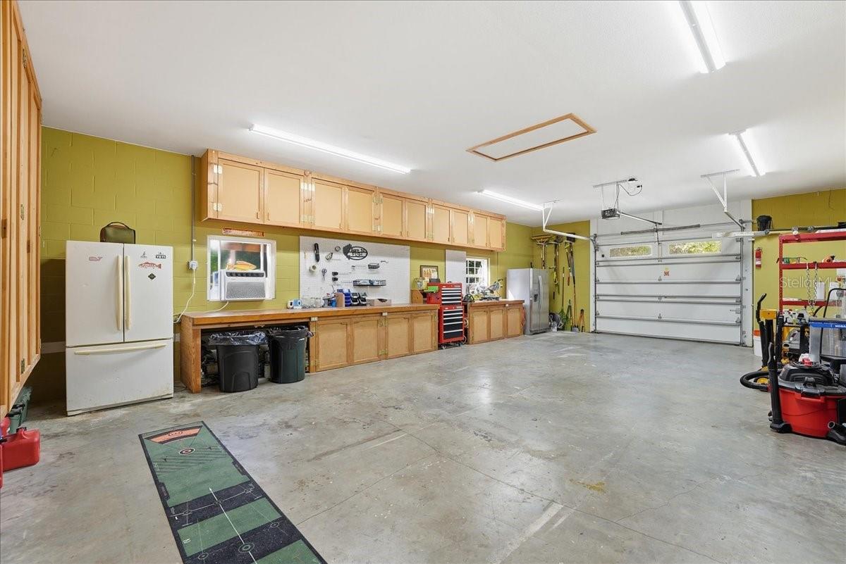 RUNNYMEDE OAKS UNREC - Residential