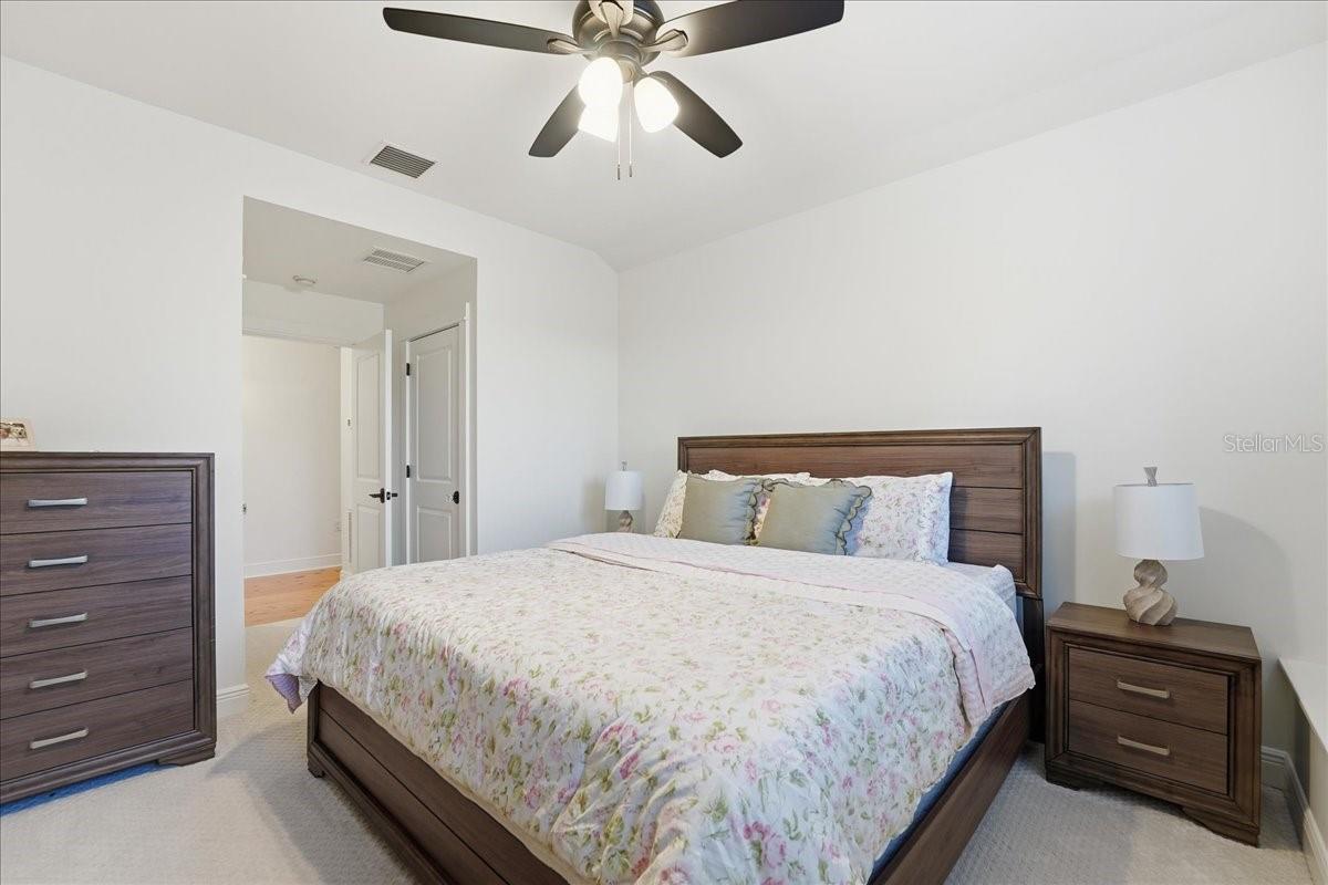 RUNNYMEDE OAKS UNREC - Residential