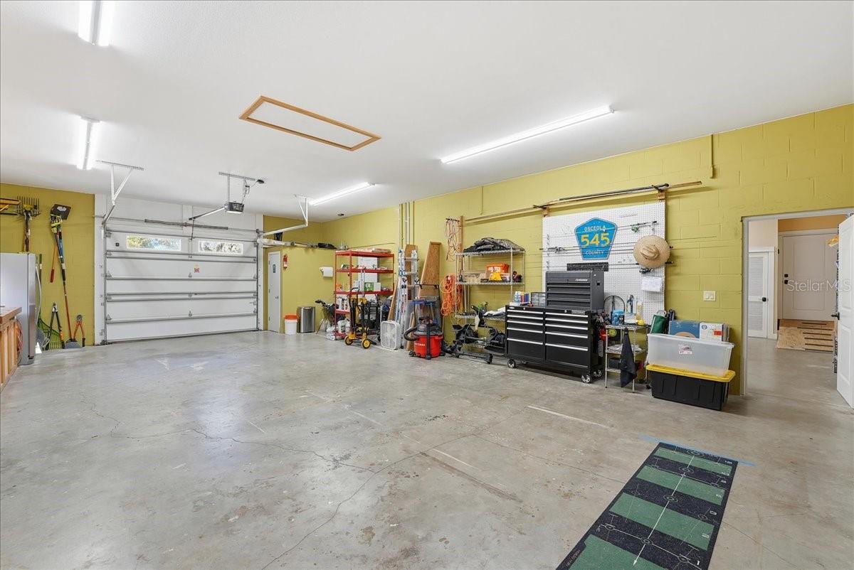 RUNNYMEDE OAKS UNREC - Residential