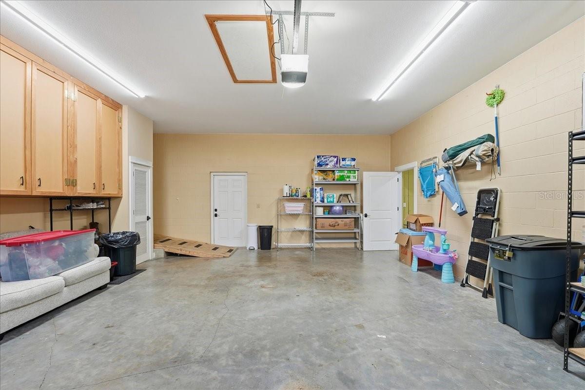 RUNNYMEDE OAKS UNREC - Residential