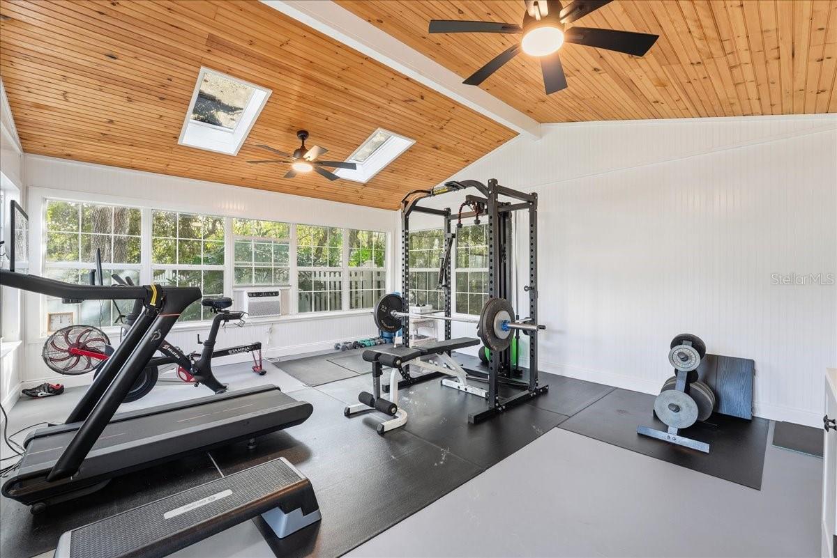 RUNNYMEDE OAKS UNREC - Residential