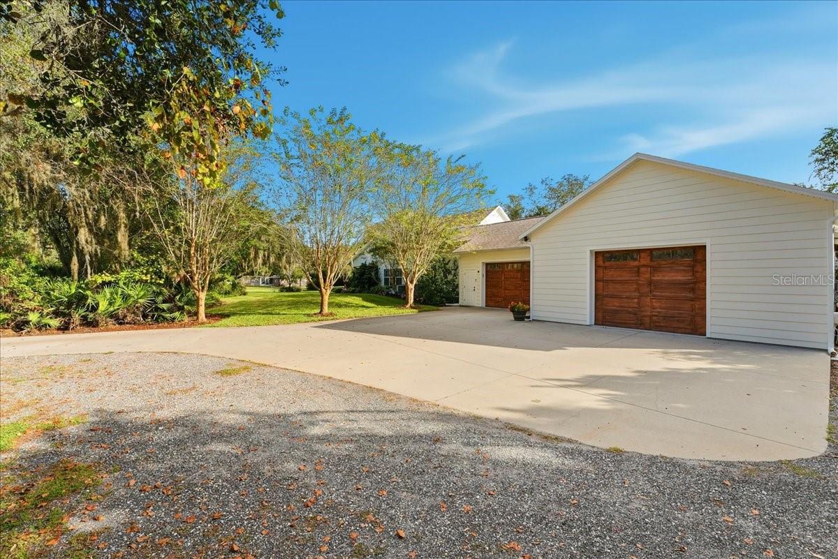 RUNNYMEDE OAKS UNREC - Residential