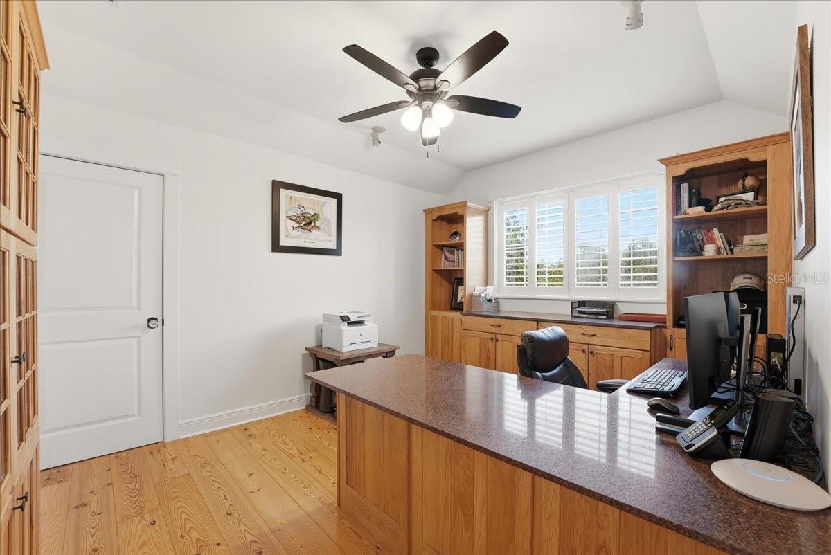 RUNNYMEDE OAKS UNREC - Residential