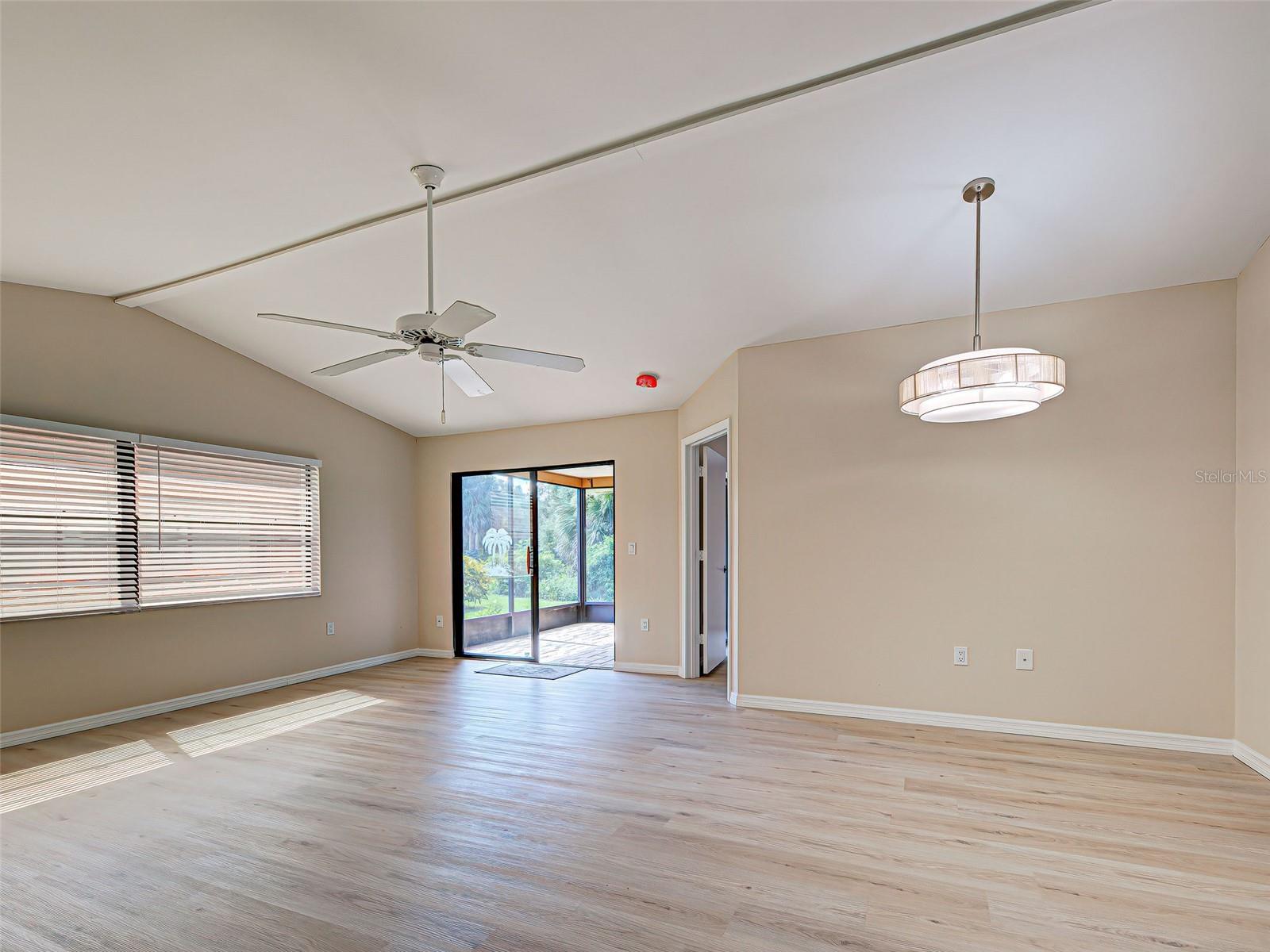 CHESTNUT CREEK VILLAS - Residential