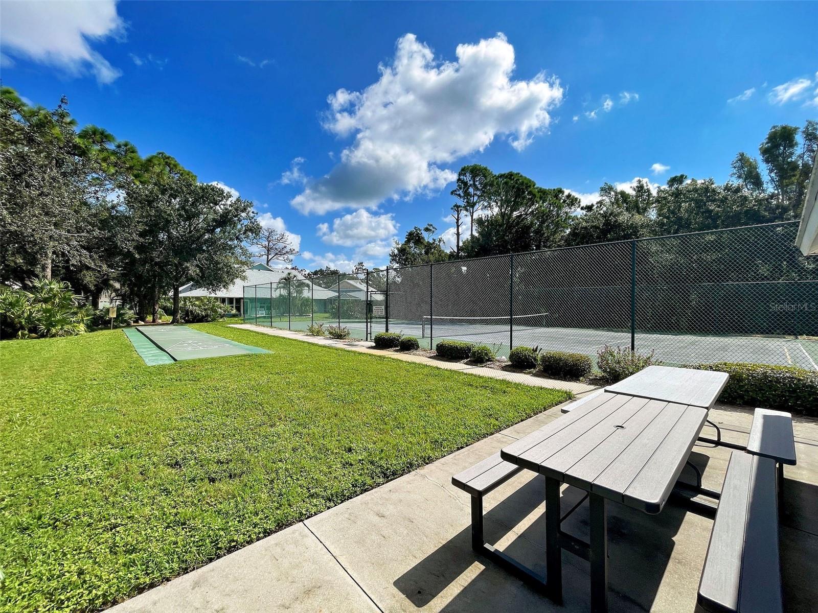 CHESTNUT CREEK VILLAS - Residential