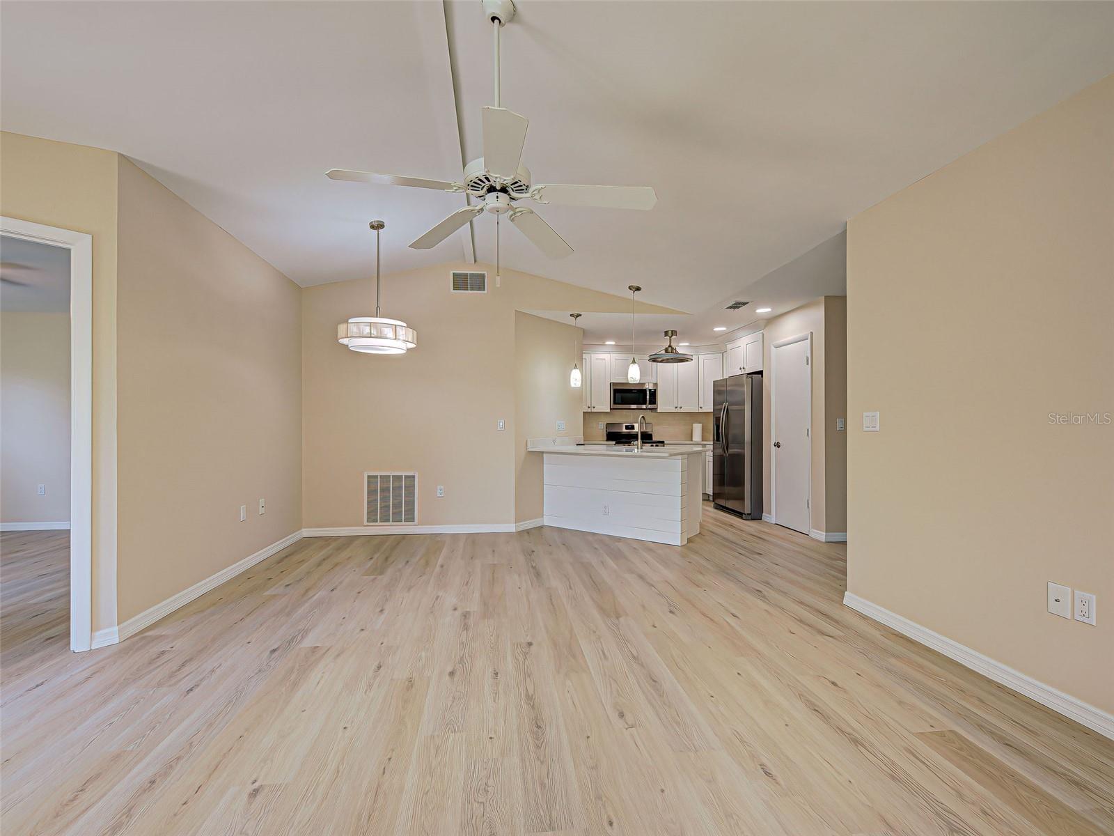 CHESTNUT CREEK VILLAS - Residential