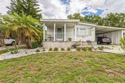 A home in LAKELAND