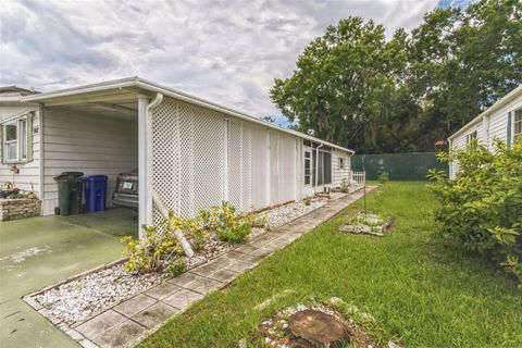 A home in LAKELAND