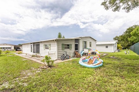 A home in LAKELAND