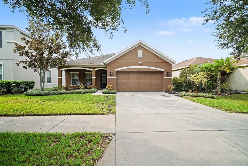 Photo of 2722 Winglewood Circle, Lutz, FL 33558 (MLS # TB8534580)