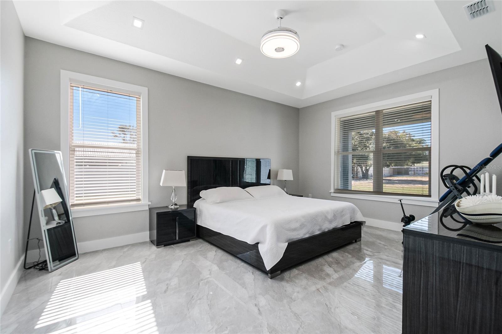 WALK IN WATER LAKE ESTATES PH 01 - Residential