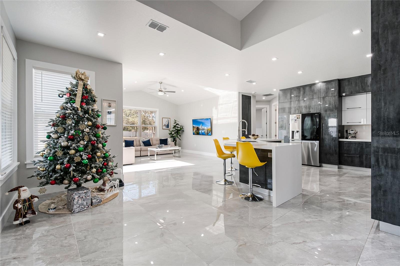 WALK IN WATER LAKE ESTATES PH 01 - Residential