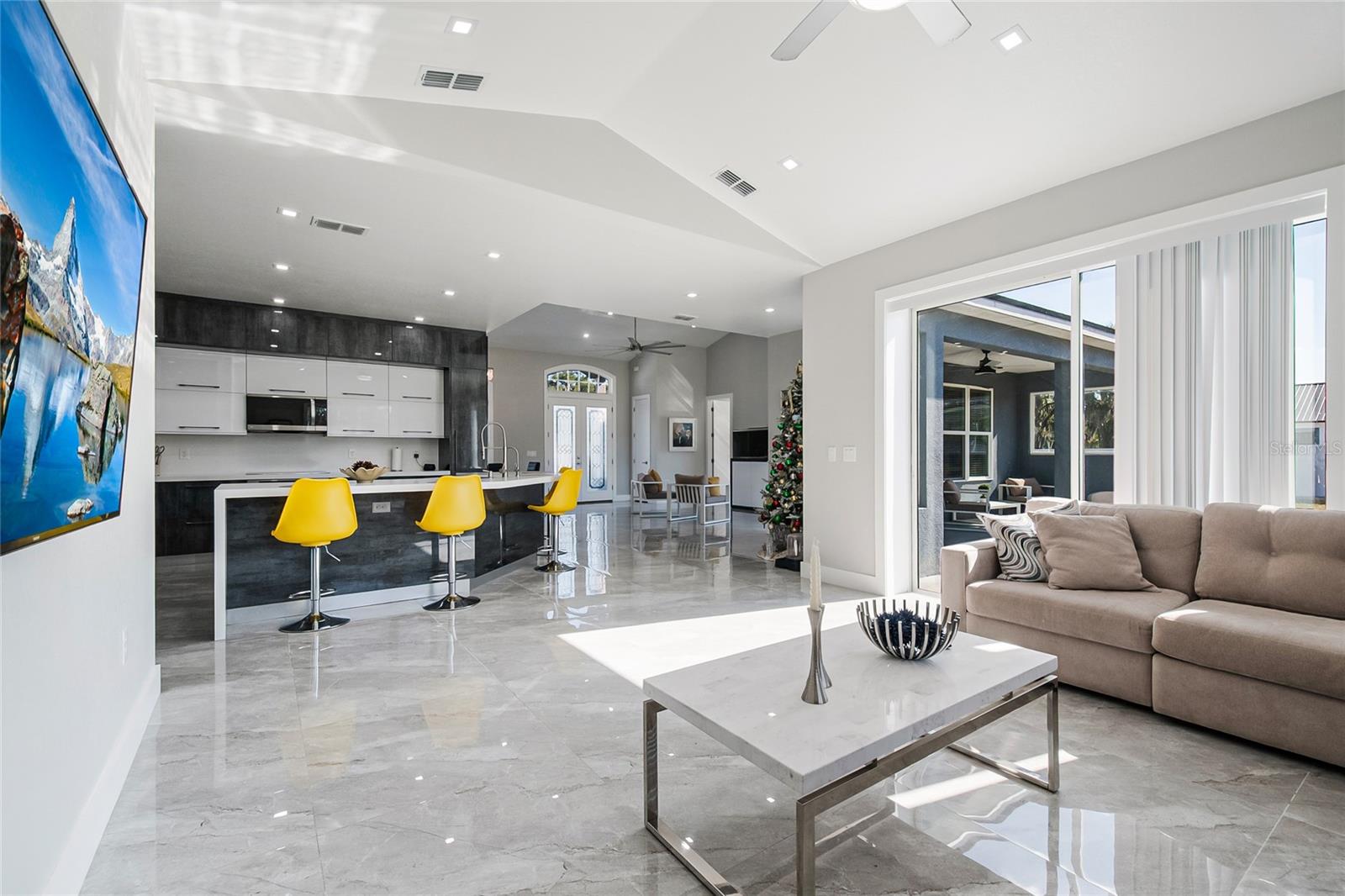 WALK IN WATER LAKE ESTATES PH 01 - Residential