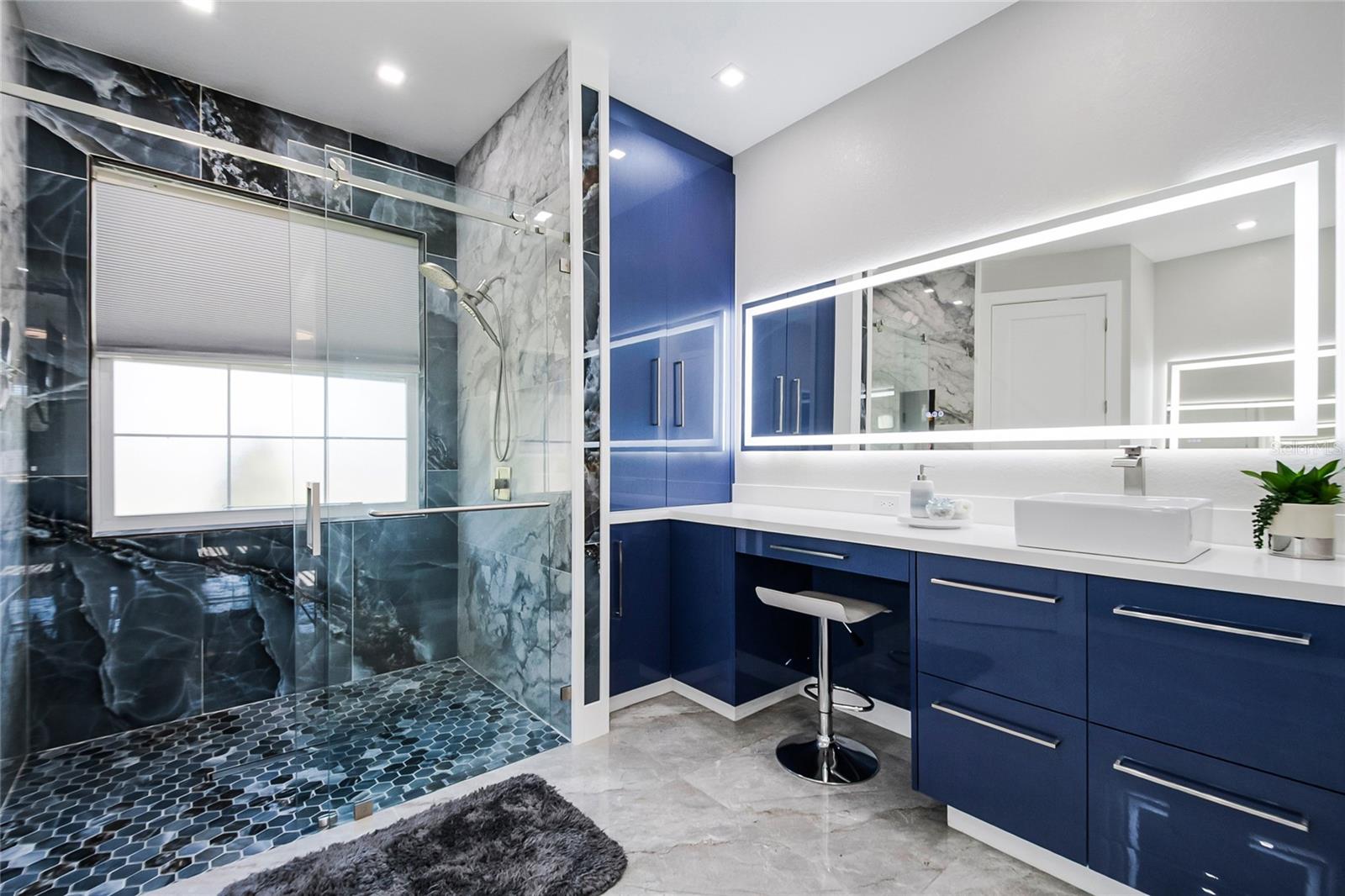 WALK IN WATER LAKE ESTATES PH 01 - Residential