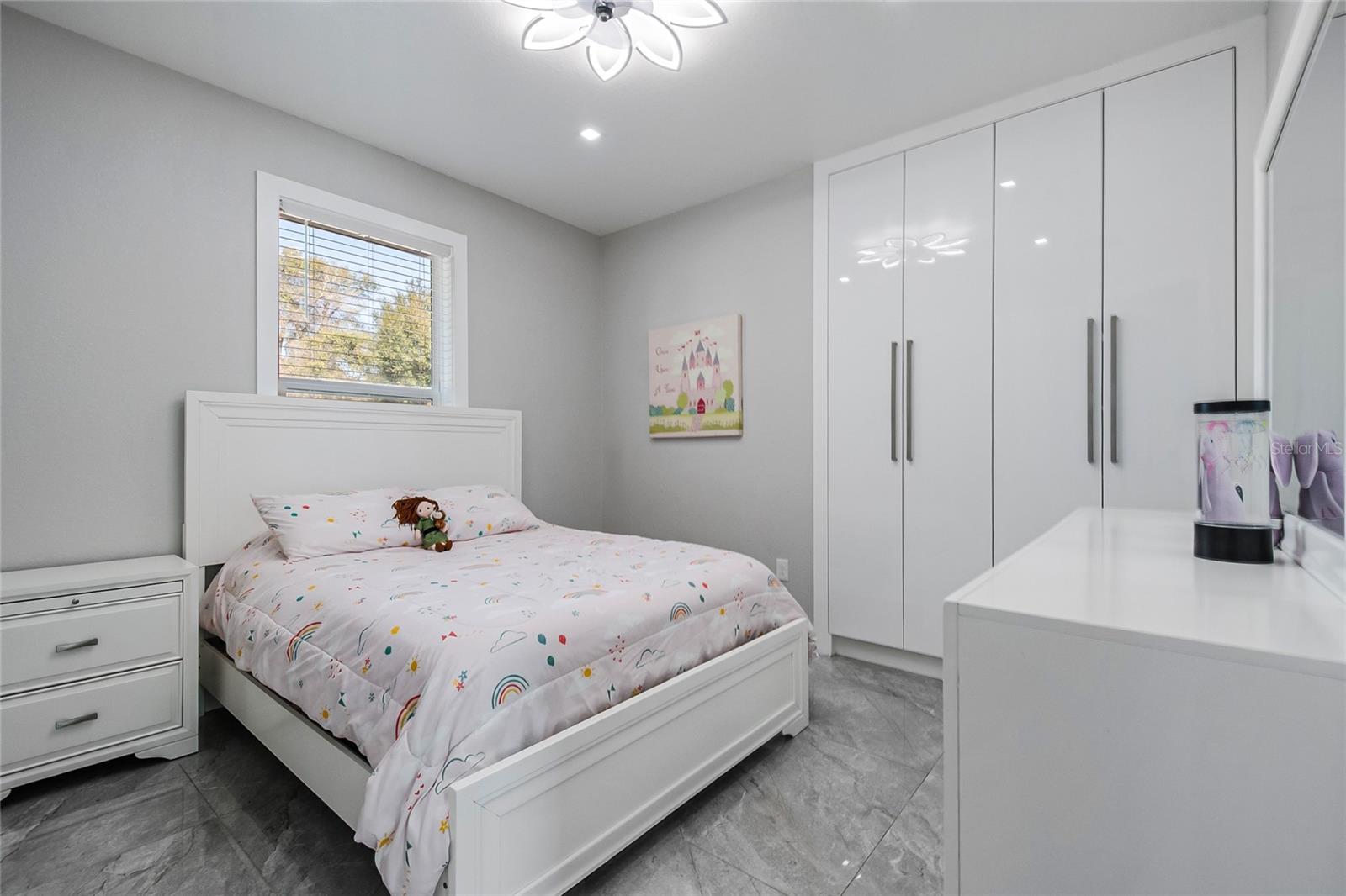 WALK IN WATER LAKE ESTATES PH 01 - Residential