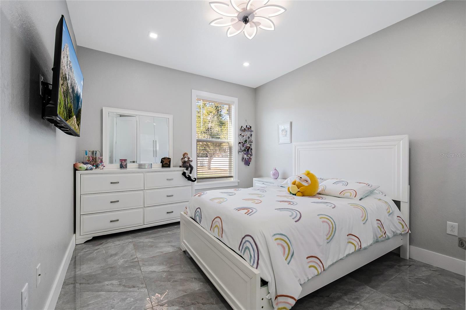 WALK IN WATER LAKE ESTATES PH 01 - Residential