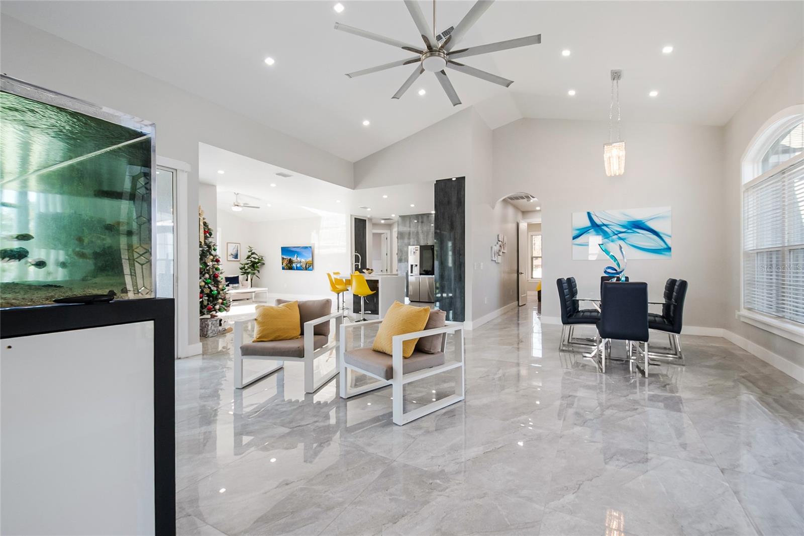 WALK IN WATER LAKE ESTATES PH 01 - Residential