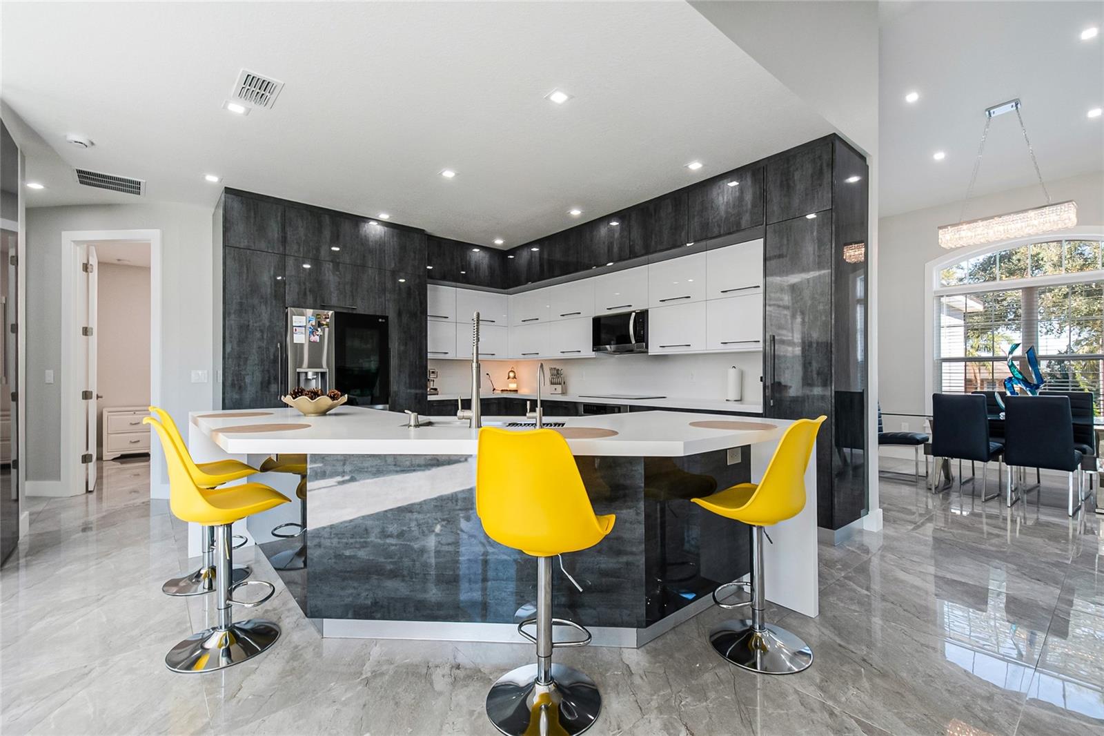 WALK IN WATER LAKE ESTATES PH 01 - Residential