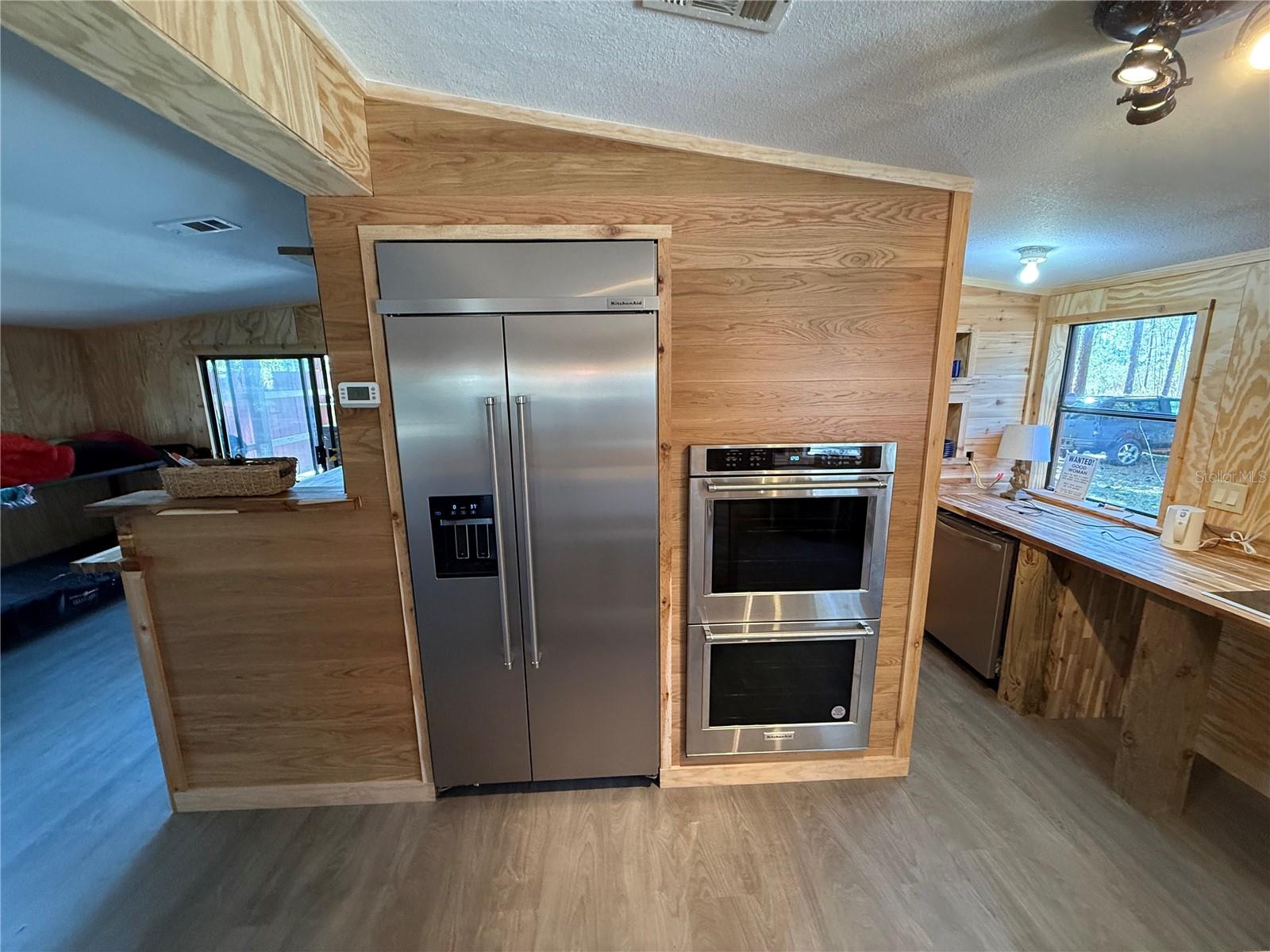 LAKEVIEW PARK - Residential