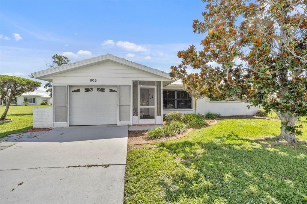 Photo of 805 Mandarin Circle, Bradenton, FL 34208 (MLS # A4659635)