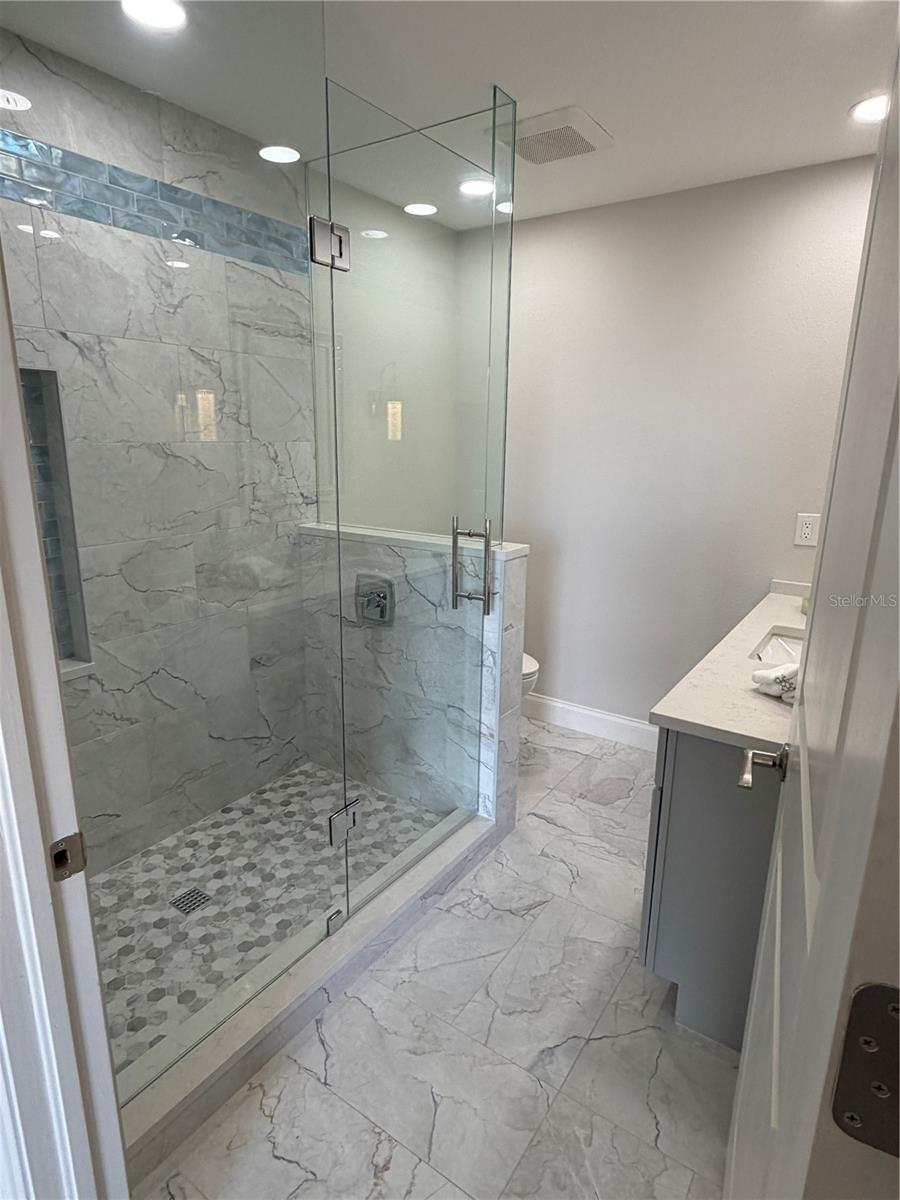 PARADISO CONDO - Residential Lease