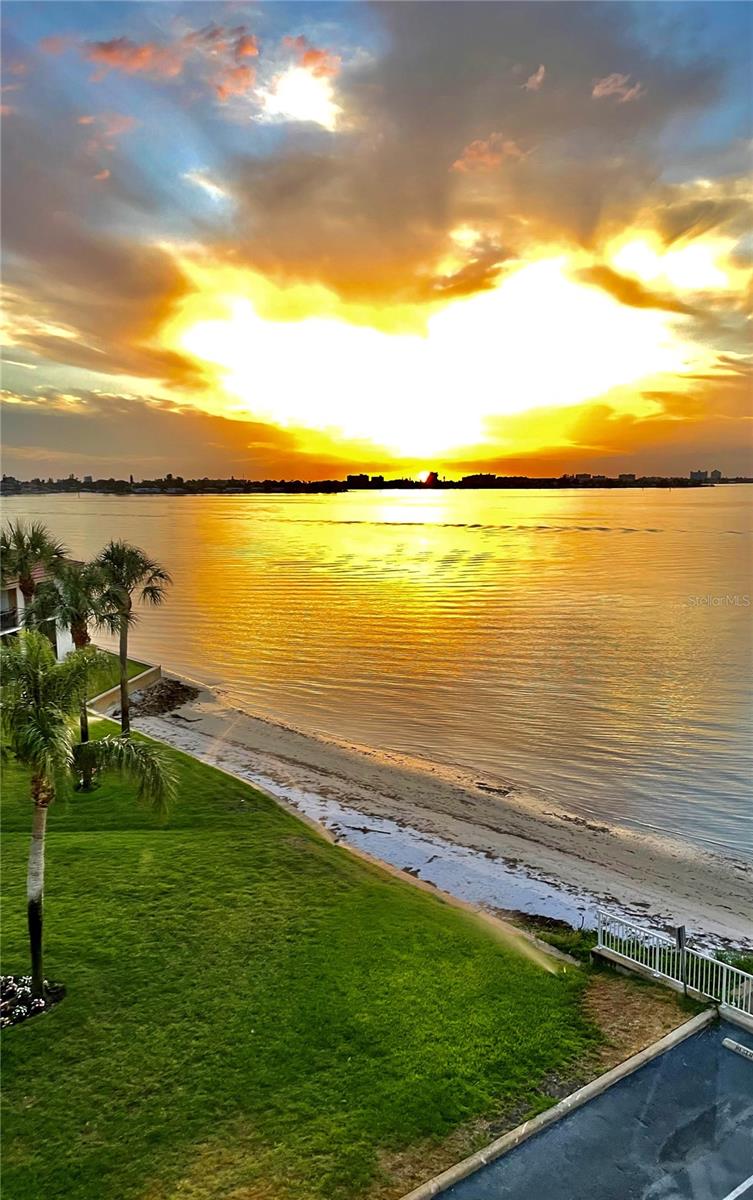 PARADISO CONDO - Residential Lease