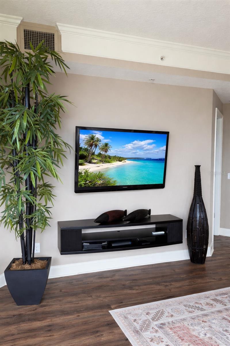 PARADISO CONDO - Residential Lease