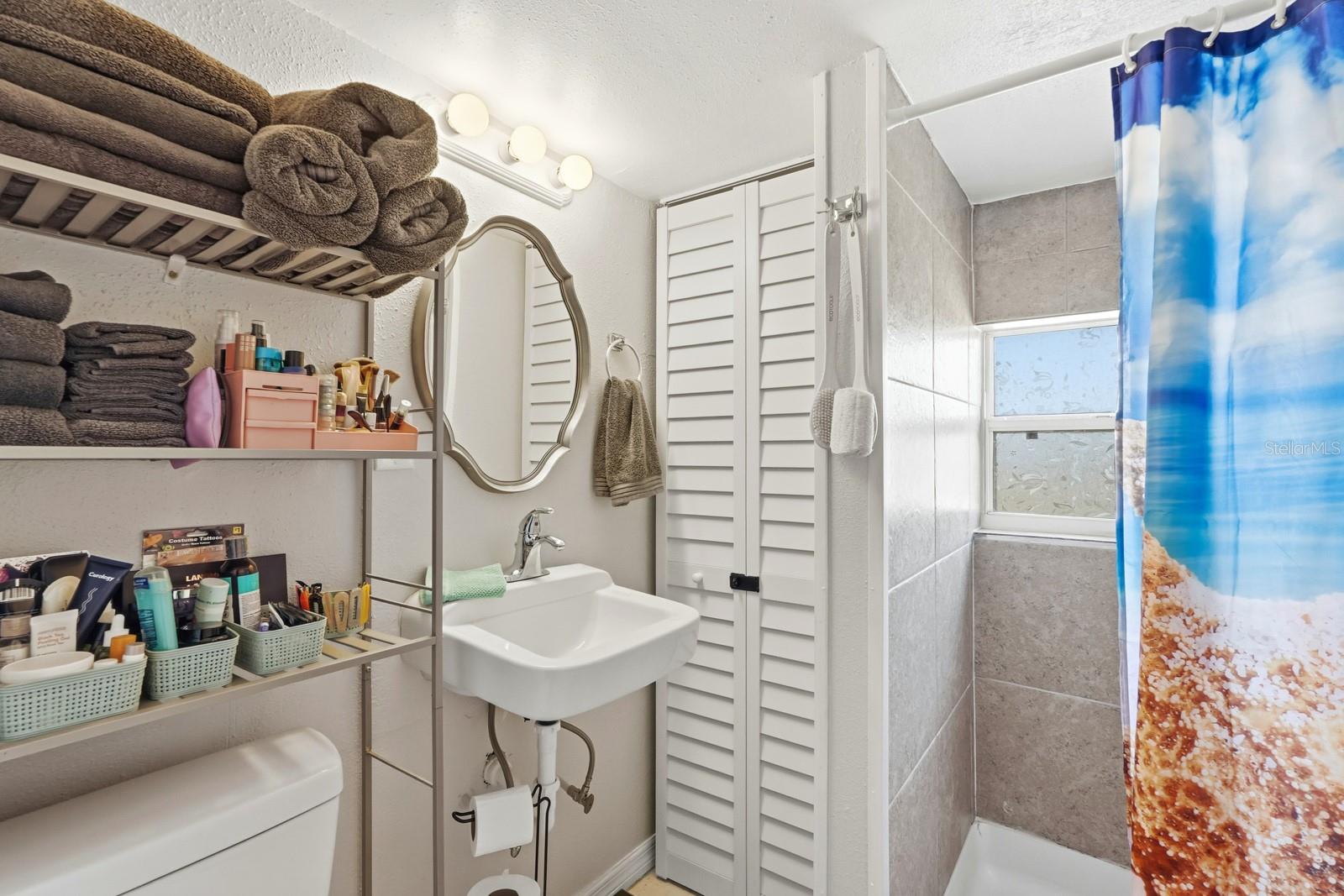 ROGERS SEABREEZE - Commercial Sale