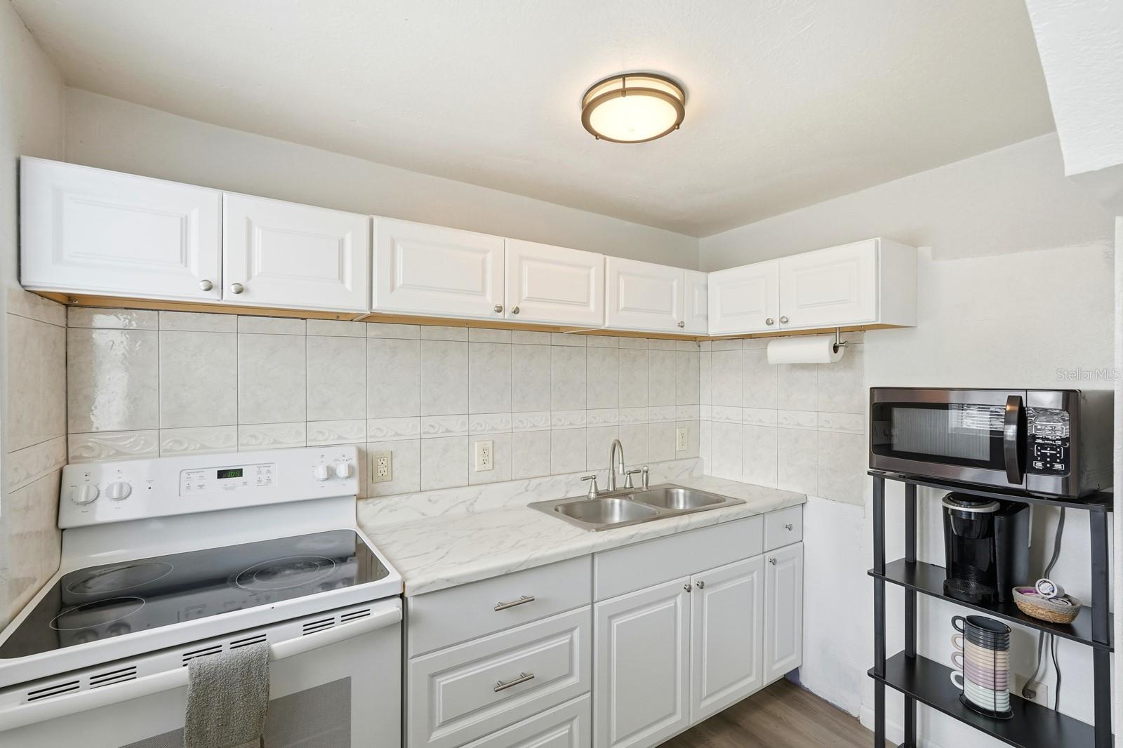 ROGERS SEABREEZE - Commercial Sale