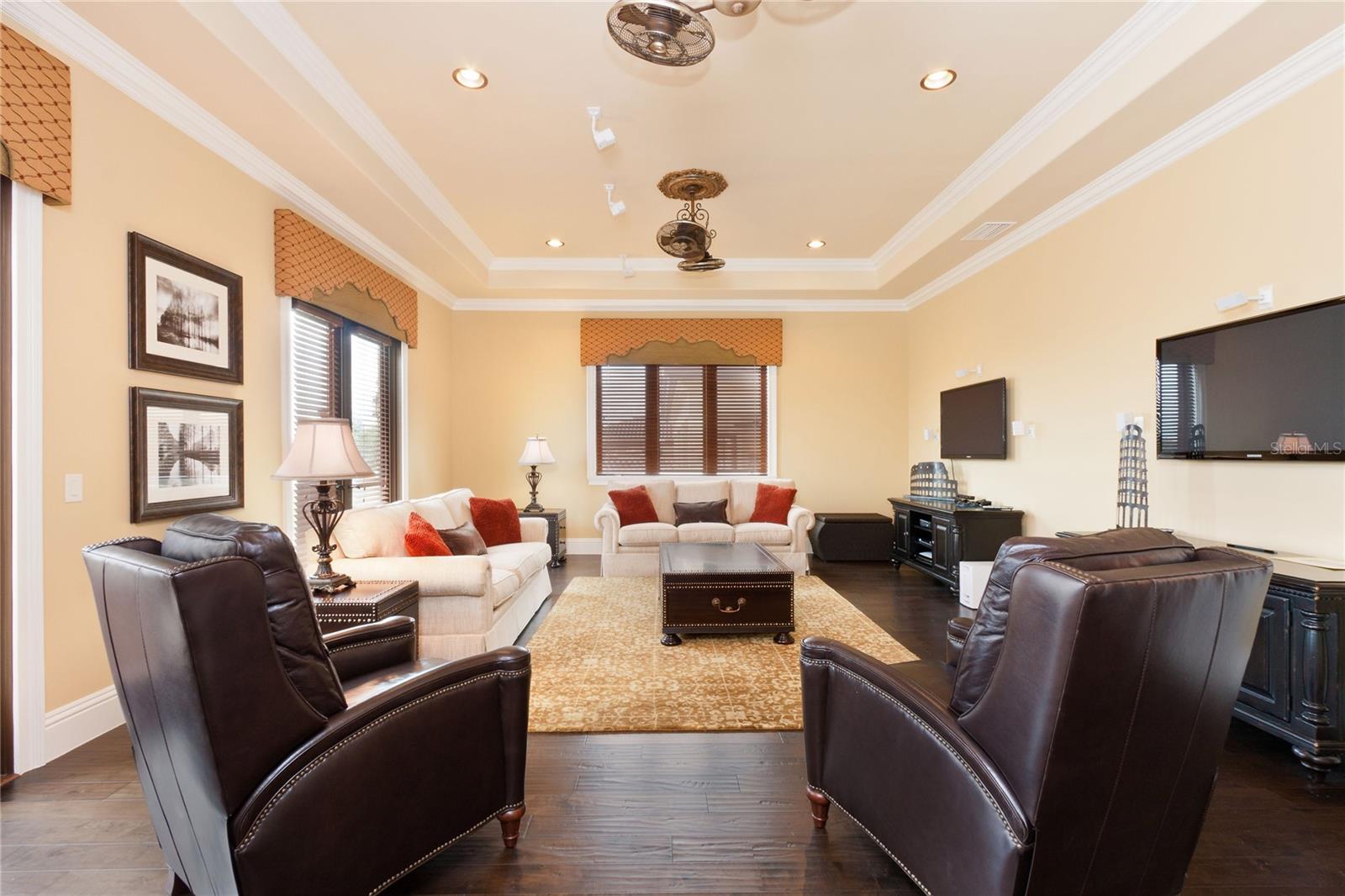 REUNION WEST VLGS NORTH - Residential