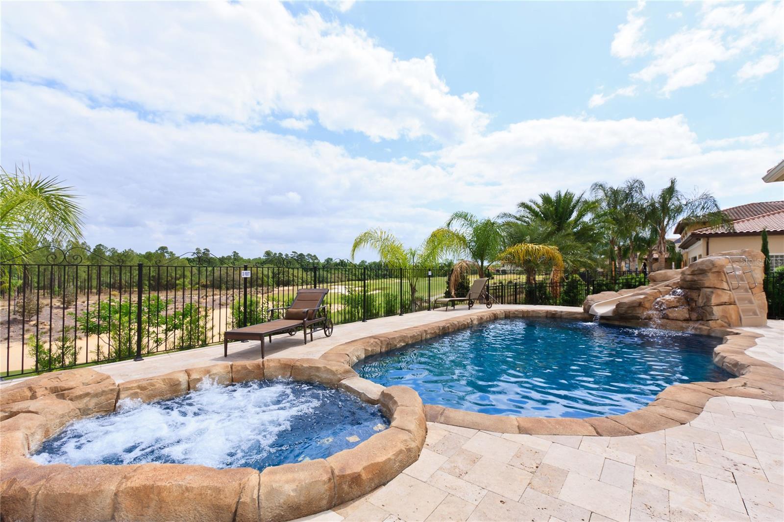 REUNION WEST VLGS NORTH - Residential