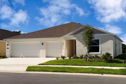 3 beds bed, 2 baths bath property at 2831 Pioneer Trail, Eagle Lake, FL 33839