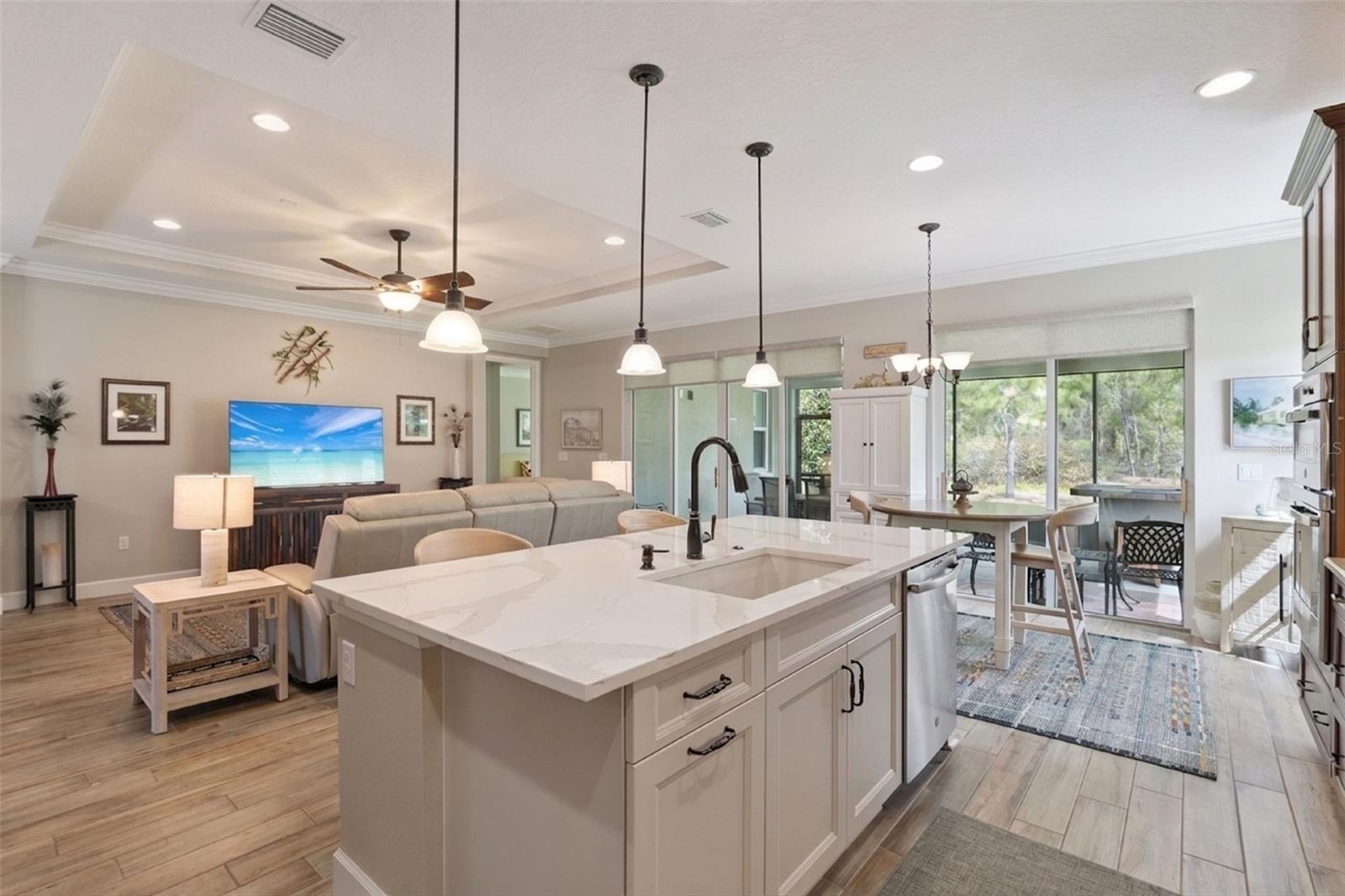 VICTORIA GARDENS PHASE 6 REPLAT - Residential