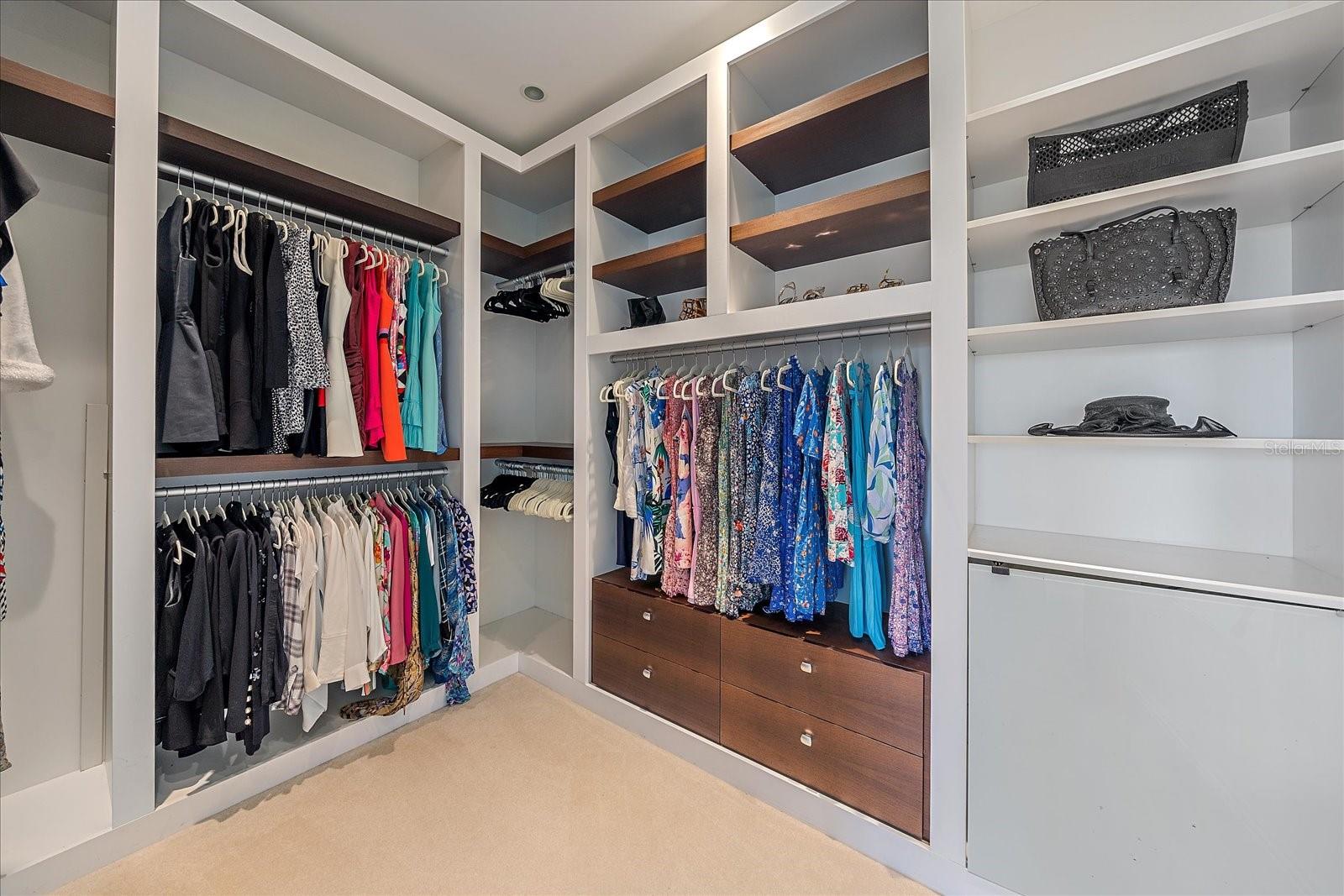 ROBERTS POINT 2 - Residential