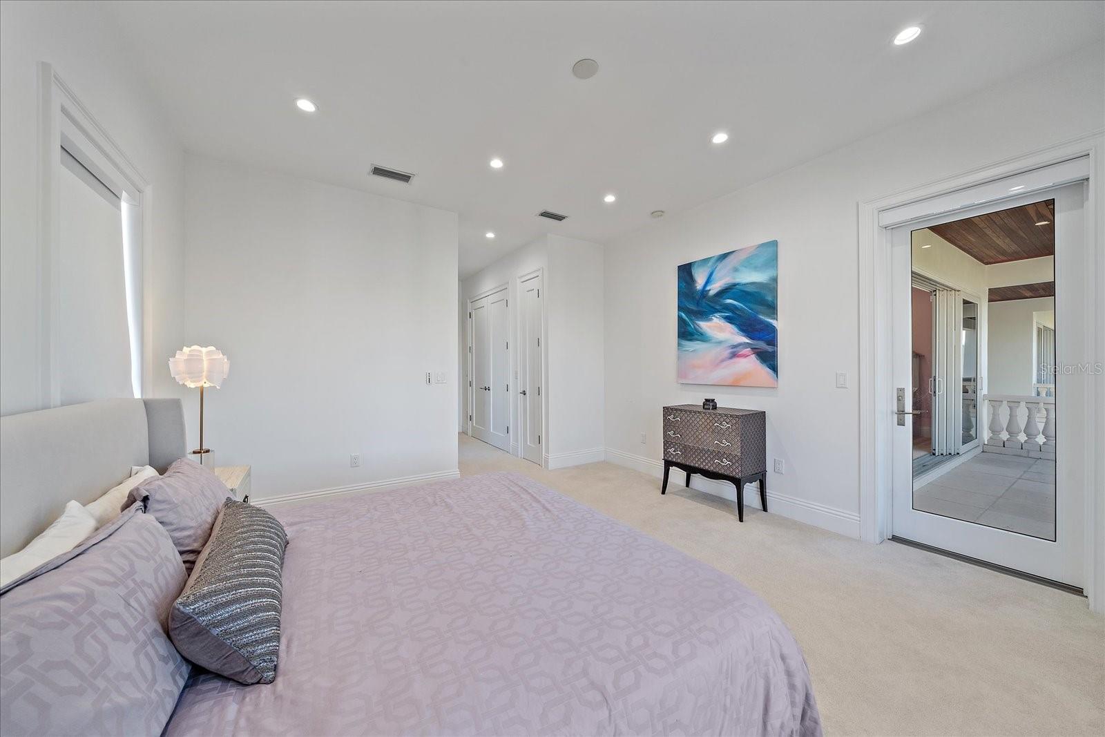 ROBERTS POINT 2 - Residential