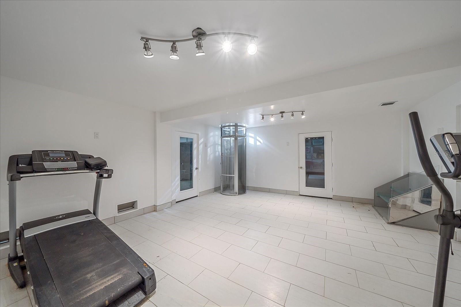 ROBERTS POINT 2 - Residential