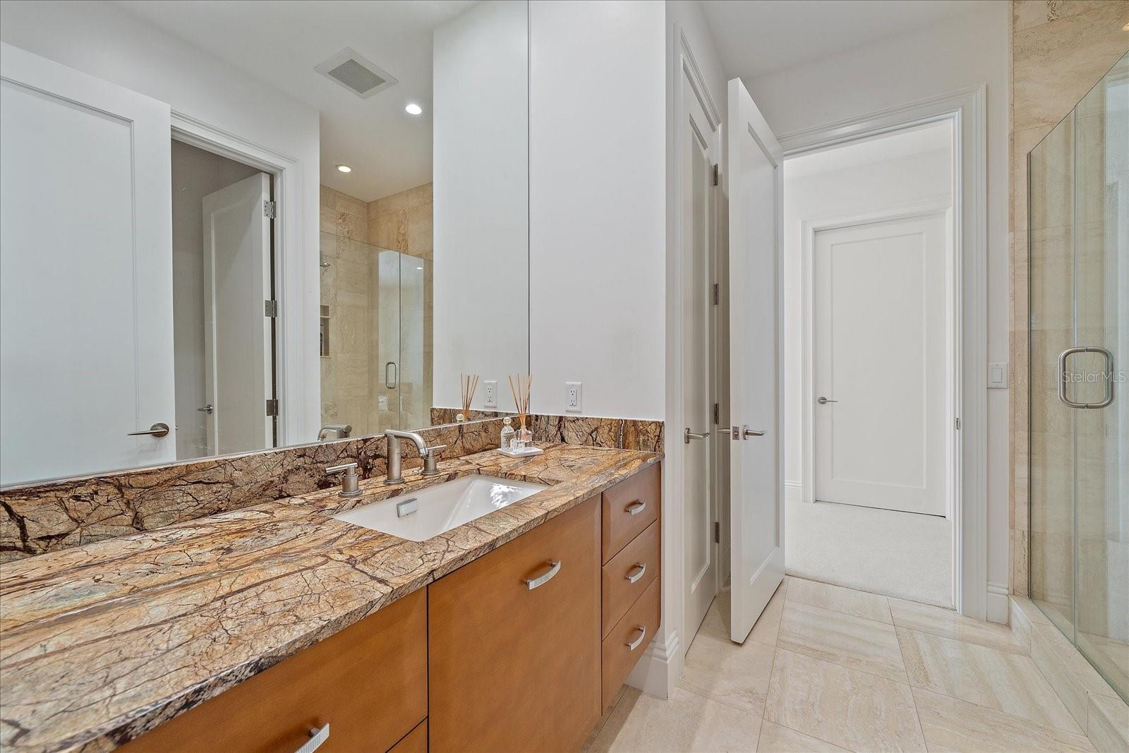 ROBERTS POINT 2 - Residential