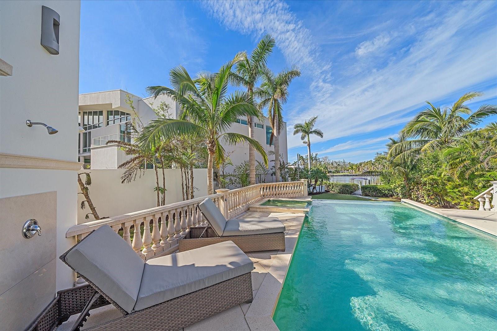 ROBERTS POINT 2 - Residential