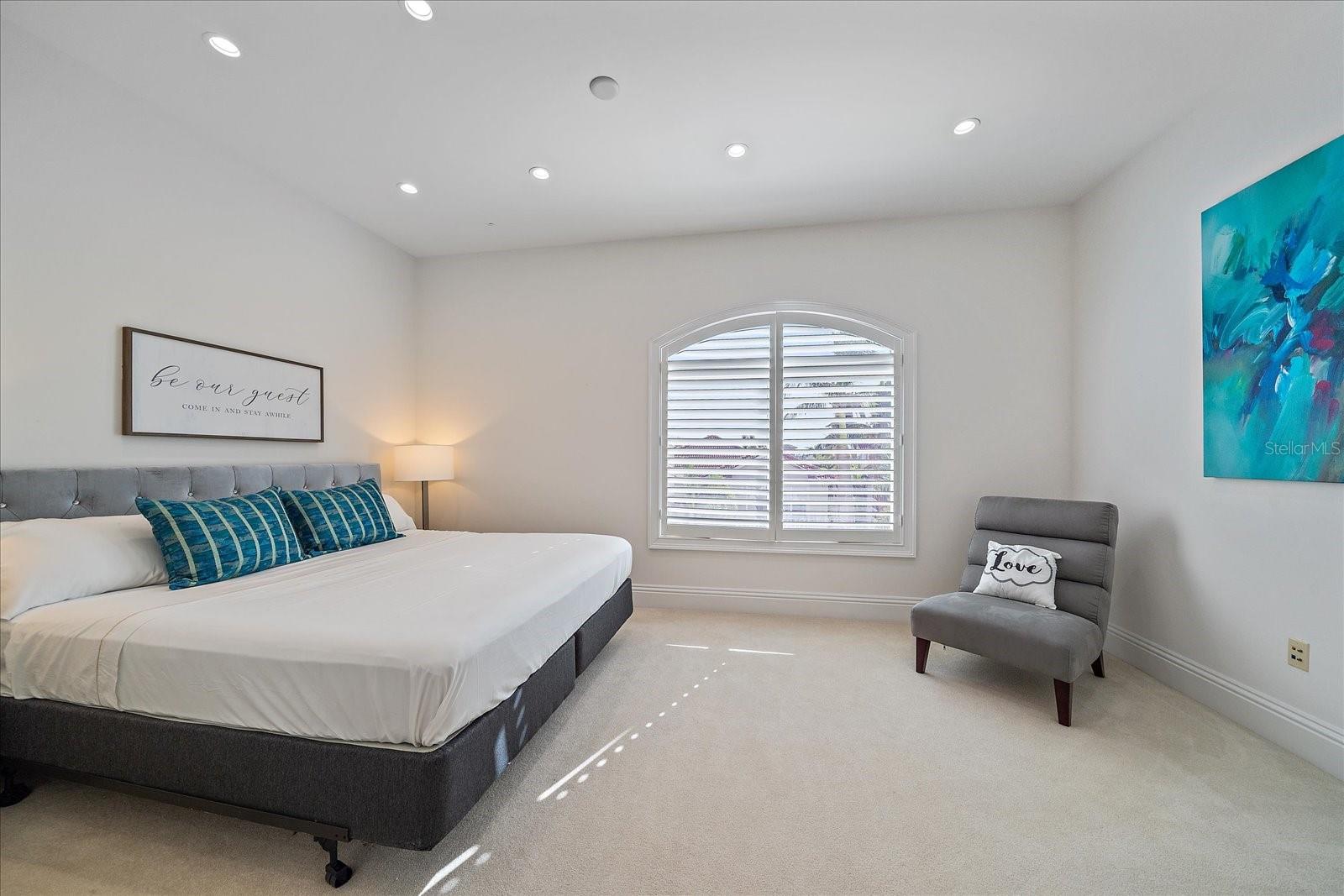 ROBERTS POINT 2 - Residential